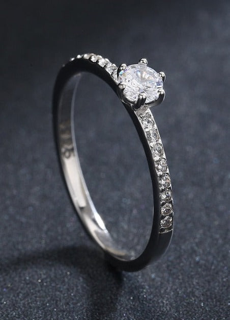 Anel em Prata 925 Solitário Clássico Cravejado