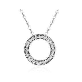 Colar em Prata 925 Circulo Cravejado Corações